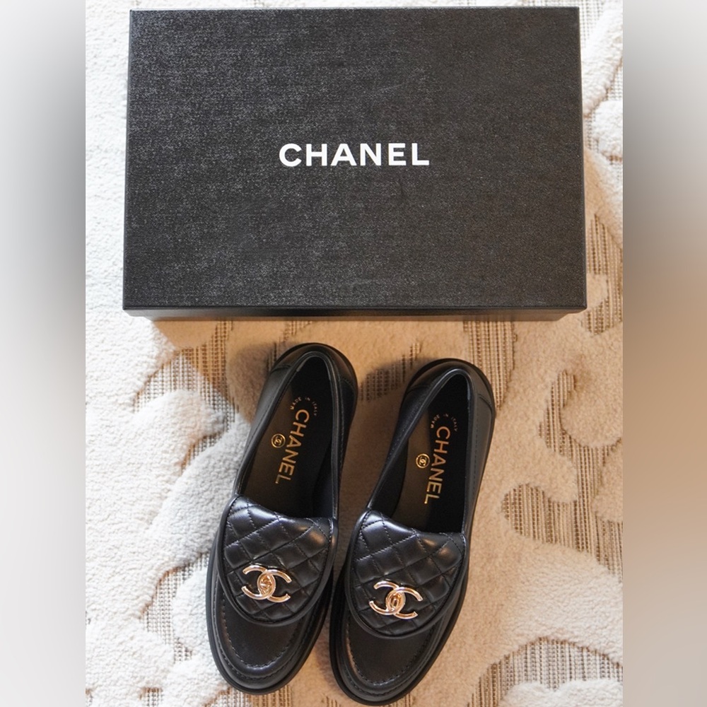 Chanel quilted CC turnlock loafers